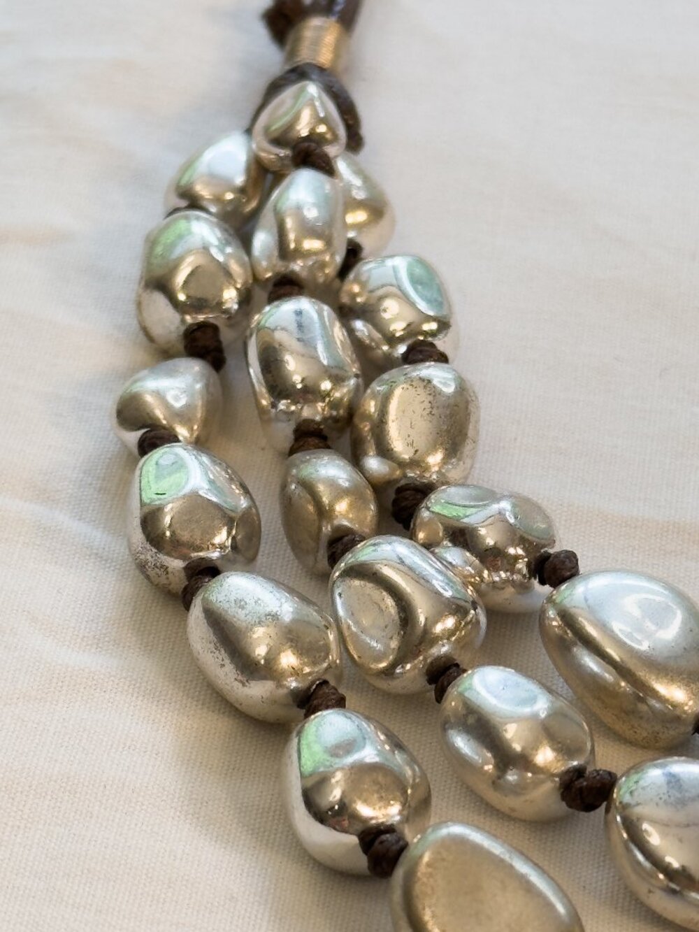 Designer Robert Lee Morris RLM Soho Silver Tone 3 Strand Beaded Necklace - Picture 10 of 14
